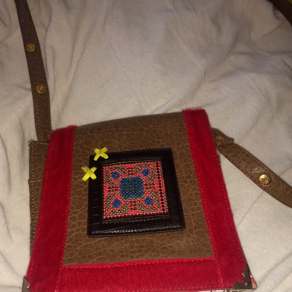 Cute Design Purse No Brand